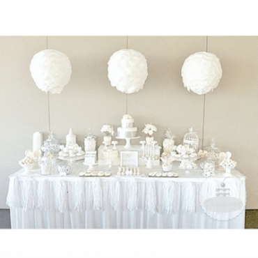 Свадебный сладкий стол в белом цвете