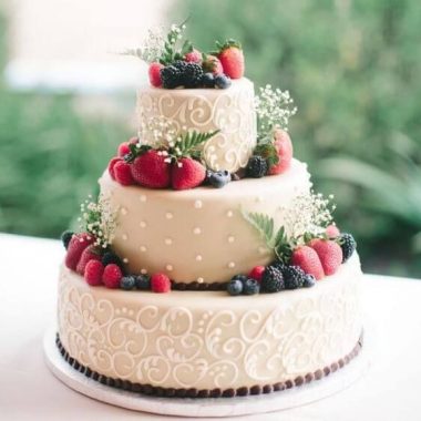 Торт «Свадебный с ягодами»