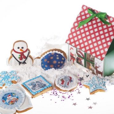 Имбирное печенье «Новогодний домик со снеговиком и голубыми снежинками»